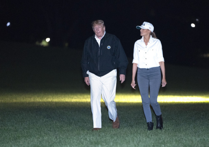 US-Präsident Donald J. Trump (l.) und First Lady Melania Trump (r.). Foto: epa/Chris Kleponis