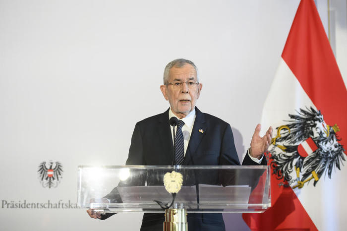 Der österreichische Bundespräsident Alexander Van der Bellen nimmt an einer Pressekonferenz teil. Foto: epa/Christian Bruna