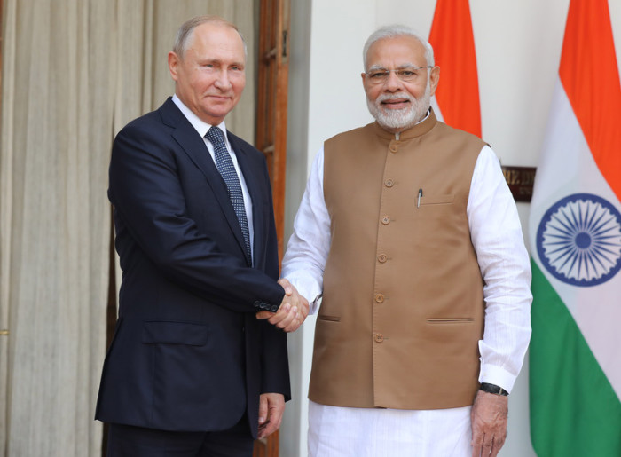 Russlands Präsident Wladimir Putin (l.) und Indiens Premierminister Narendra Modi (r.) am Freitag in Neu Delhi. Foto: epa/Harish Tyagi