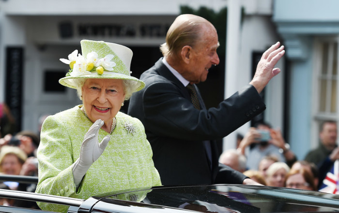 Queen Elizabeth und Prinz Philip feiern Platinhochzeit. Foto: epa/Andy Rain