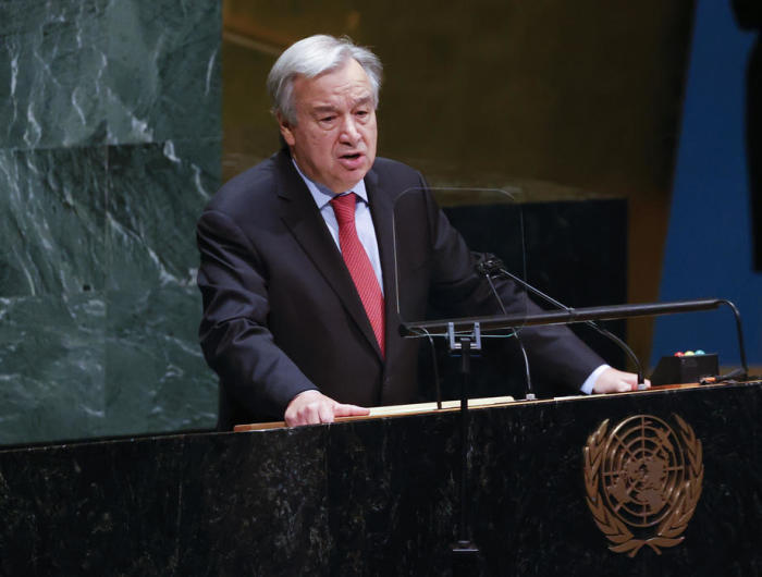 Der Generalsekretär der Vereinten Nationen Antonio Guterres spricht vor der Generalversammlung der Vereinten Nationen über die Situation im Nahen Osten. Foto: epa/Jason Szenesjason Szenes