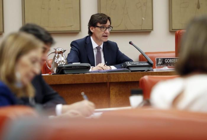 Der spanische Gesundheitsminister Salvador Illa erscheint vor der parlamentarischen Kommission für Gesundheit, um im Unterhaus des spanischen Parlaments in Madrid über die Entwicklung der COVID-19-Pandemie zu berichten. Foto: epa/J.J. Guillen/Pool