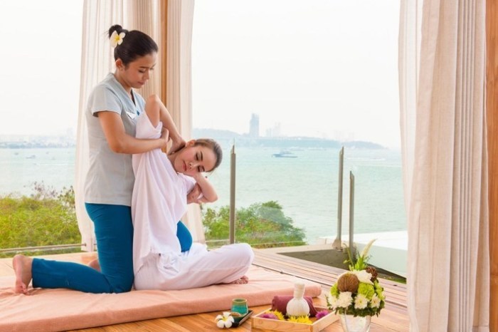 Wohltuende Massagen und Spa-Behandlungen für Körper und Geist können jetzt auch in Pattaya wieder genossen werden. Foto: Tourism Authority Of Thailand