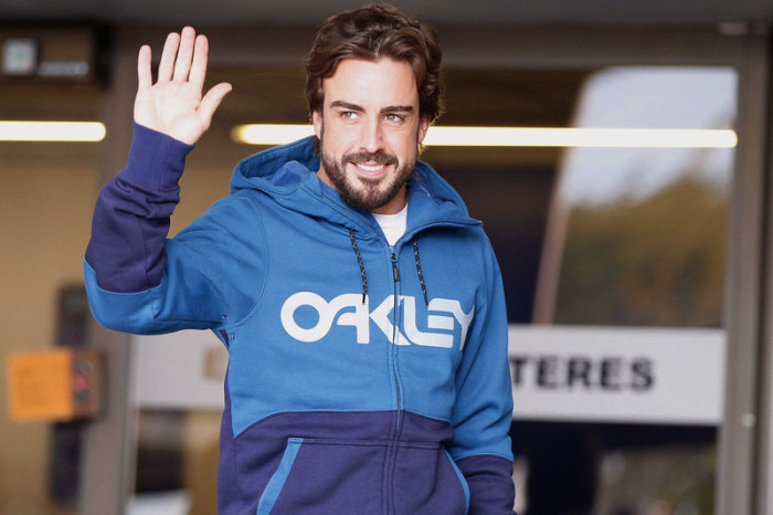 Der zweimalige Formel-1-Weltmeister Fernando Alonso verpasst den Saisonauftakt. Nach seinem Testunfall ist den Ärzten die Gefahr einer erneuten Gehirnerschütterung binnen weniger als vier Wochen zu groß.