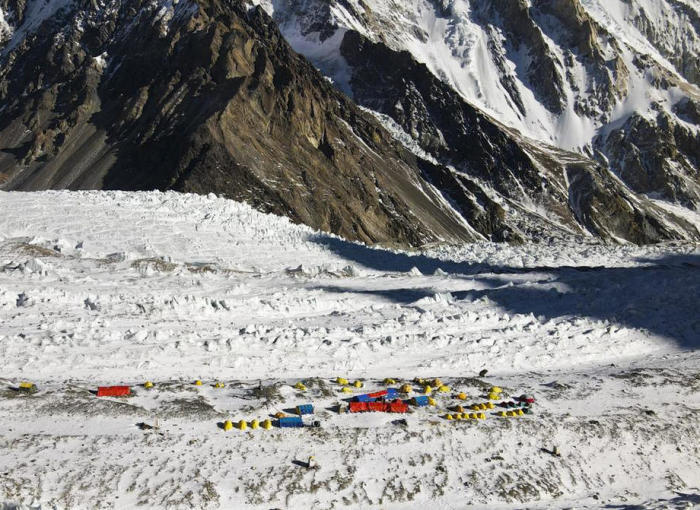 Nepalesisches Team macht erste erfolgreiche Winterbesteigung des K2. Foto: epa/Seven Summit Trek / Handout