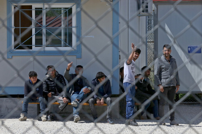 Migranten in Griechenland. Foto: epa/Orestis Panagiotou