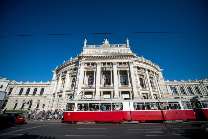 Straßenbahn in Wien. Foto: epa/Christian Bruna