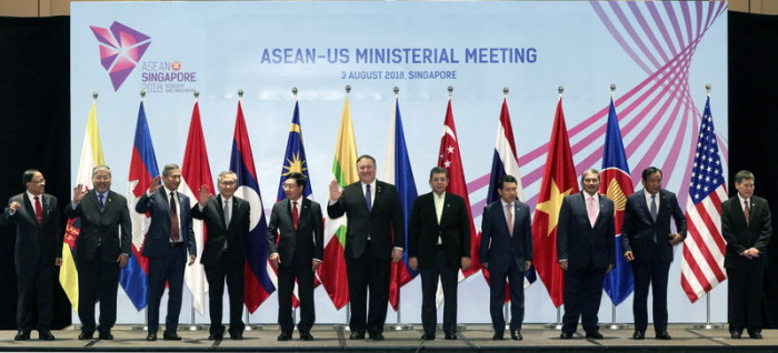 ein Gruppenfoto während des 51. ASEAN-Außenministertreffens (AMM) in Singapur Foto: epa/Don Wong