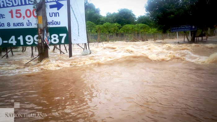 Das Gebiet rund um das Khaoyai Kirithantip Resort ist besonders schlimm von Überflutungen betroffen. Foto: The Nation