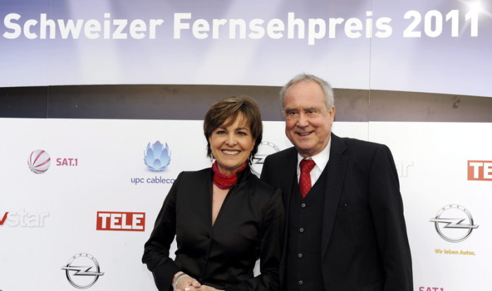 TV-Moderator Kurt Felix† mit seiner Frau Paola. Foto: epa/Walter Bieri