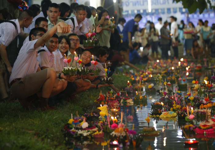 Das Lichterfest zählt zu den schönsten Festen des Jahres. Foto: epa/efe/Narong Sangnak