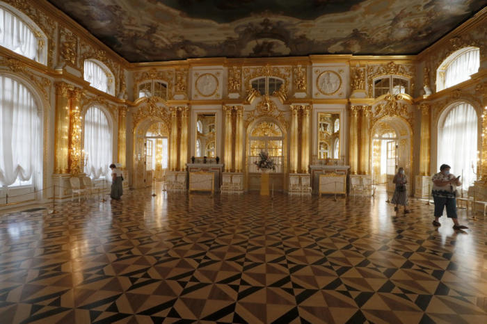 Der Ekaterininsky Palast in Zarskoje selo, St. Petersburg wird nach der Covid-19 Quarantäne wieder eröffnet. Foto: epa/Anatoli Maltsev