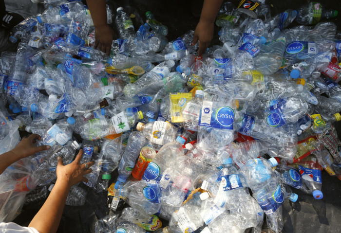 Insbesondere Plastikmüll soll reduziert werden. Foto: epa/Rungroj Yongrit
