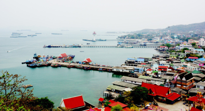 Blick auf den Hafen von Koh Si Chang. Foto: Jahner