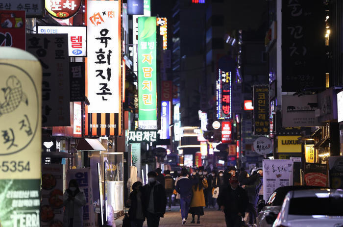 Der Alltag inmitten der Coronavirus-Pandemie in Seoul. Foto: epa/Yonhap