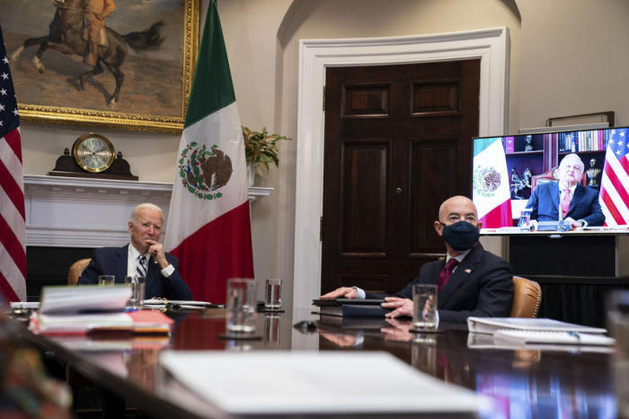 Biden trifft sich virtuell mit Andres Manuel Lopez Obrador. Foto: epa/Anna Moneymaker / Pool