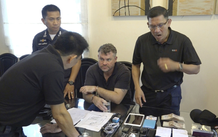 Festgenommener britischer Drogendealer im Mai 2017 auf Koh Samui. Die Antidrogeneinheit wird ab sofort am Flughafen der Ferieninsel tätig und auch das Umfeld der Drogendealer durchleuchten.