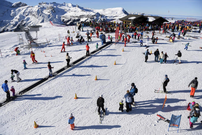 Skifahren im Jungfrau-Skigebiet oberhalb von Grindelwald, Schweiz. Foto: epa/Anthony Anex
