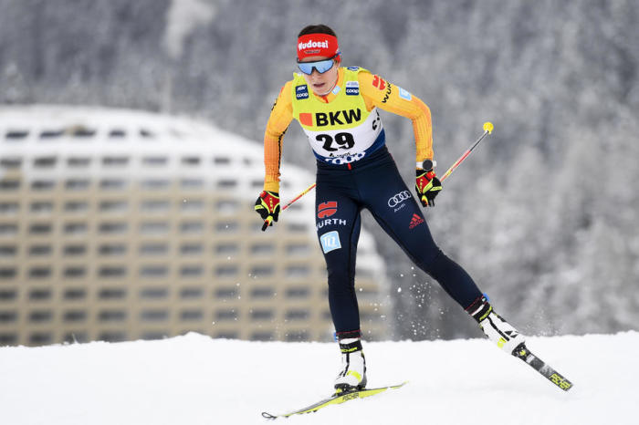 Die deutsche Katharina Hennig in Aktion während des 10-km-Freistil-Wettbewerbs der Damen beim FIS-Langlauf-Weltcup in Davos. Foto: epa/Gian Ehrenzeller
