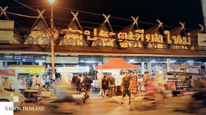 Chiang Mais Nachtmärkte dürfen wieder die ganze Nacht geöffnet haben, doch es fehlt an Kaufkraft. Foto: The Nation