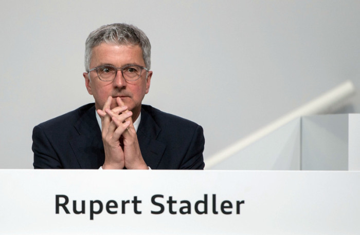 Der damalige Vorstandsvorsitzende der Audi AG, Rupert Stadler, sitzt bei der Hauptversammlung der Audi AG auf dem Podium. Foto: Marijan Murat/dpa