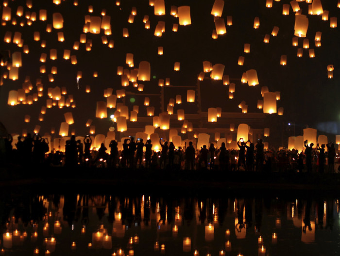 Das Yi-Peng-Festival wird in diesem Jahr ohne Fluglaternen gefeiert. Foto: epa/Pongmanat Tasiri