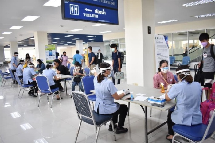 Viele Flughäfen des Landes gleichen unter den Corona-Schutzvorkehrungen Krankenhäusern. Foto: Airports of Thailand