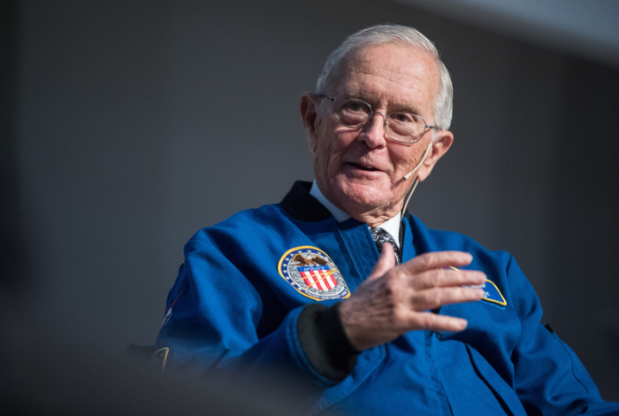 Der ehemalige NASA- und Apollo-16-Astronaut Charles Duke. Foto: Sebastian Gollnow/Dpa