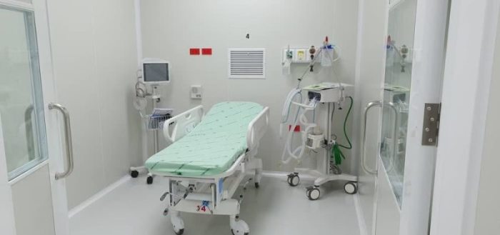 Der neue Unterdruckraum ermöglicht, Corona-Fälle vollkommen isoliert von anderen Patienten zu behandeln. Foto: National News Bureau of Thailand