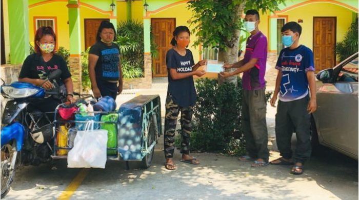 Hut ab vor diesen starken Frauen: Eine Mutter mit zwei Töchtern startete in Pattaya vor etwa einer Woche eine 1.000-Kilometer-Odyssee bis nach Mae Sai. Foto: The Thaiger/Chiang Mai City Life