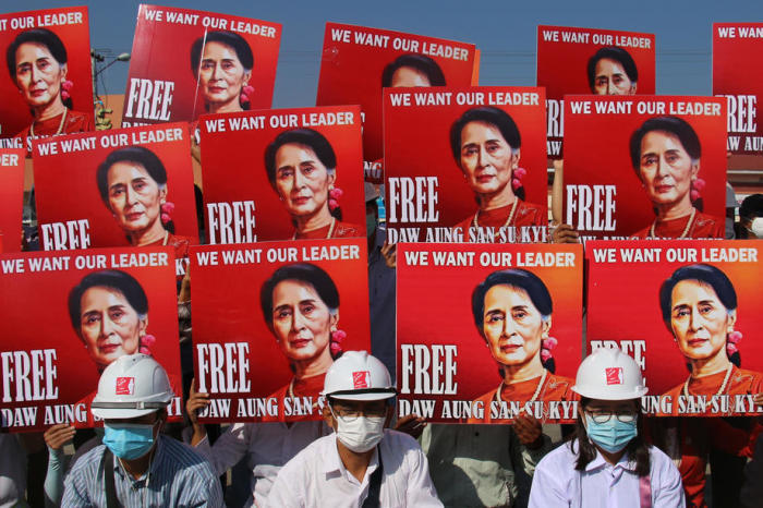 Im Prozess gegen die abgesetzte Regierungschefin Aung San Suu Kyi wird die erste Zeugenaussage vor Gericht verlesen. Foto: epa/Stringer