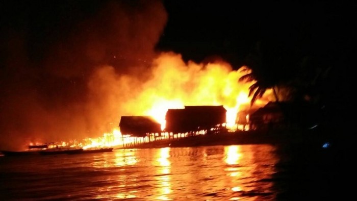 67 Holzhütten fielen bei einem Großbrand auf den Surin-Inseln den Flammen zum Opfer. Foto: Department Of National Parks, Wildlife And Plant Conservation