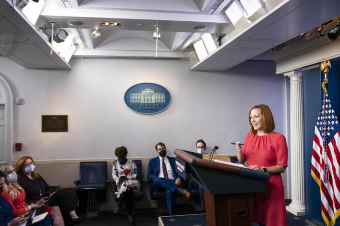 Die Pressesekretärin des Weißen Hauses, Jen Psaki, spricht mit Reportern während der täglichen Pressekonferenz im Brady Press Briefing Room des Weißen Hauses in Washington. Foto: epa/Sarah Silbiger