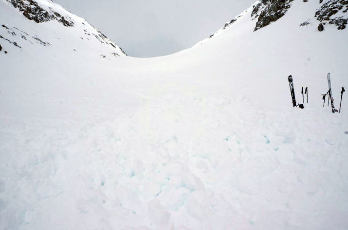 Das Foto zeigt die Unglücksstelle, an der die vier Skitourengänger in der Schweiz von einer Lawine getötet wurden.  Foto: epa/Canton Wallis Police