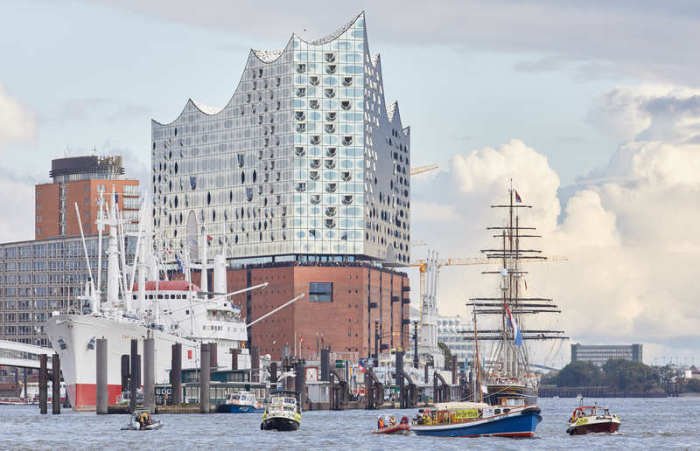Die Elbphilharmonie im Hamburger Hafen. Foto: Georg Wendt/Dpa