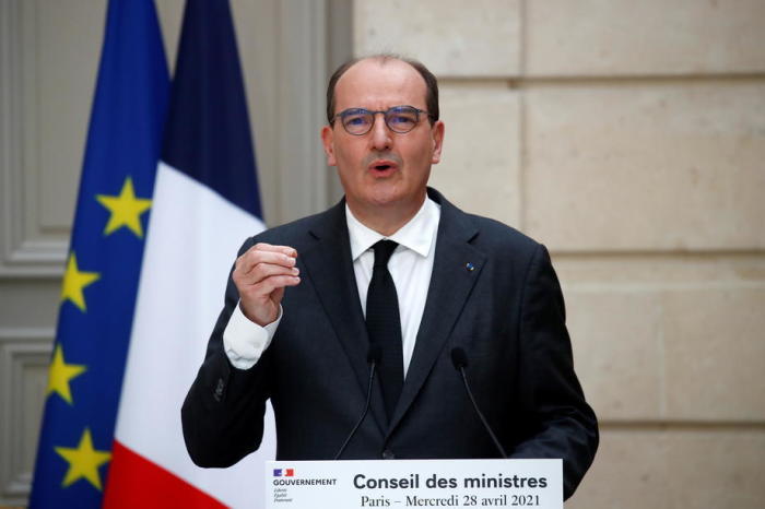 Der französische Premierminister Jean Castex spricht während einer Pressekonferenz. Foto: epa/Gonzalo Fuentes / Pool