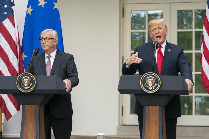 US-Präsident Donald J. Trump (r.) und EU-Kommissionspräsident Jean-Claude Juncker (l.). Foto: epa/Jim Lo Scalzo