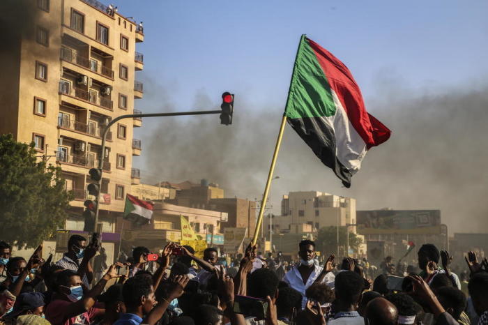Proteste gegen den Staatsstreich im Sudan. Foto: epa/Stringer