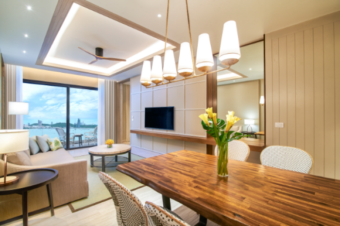 Blick in die neuen, behaglichen Suiten des Amari Pattaya. Mit 67 bis97 Quadratmetern sind sie großzügig bemessen. Foto: Amari Pattaya