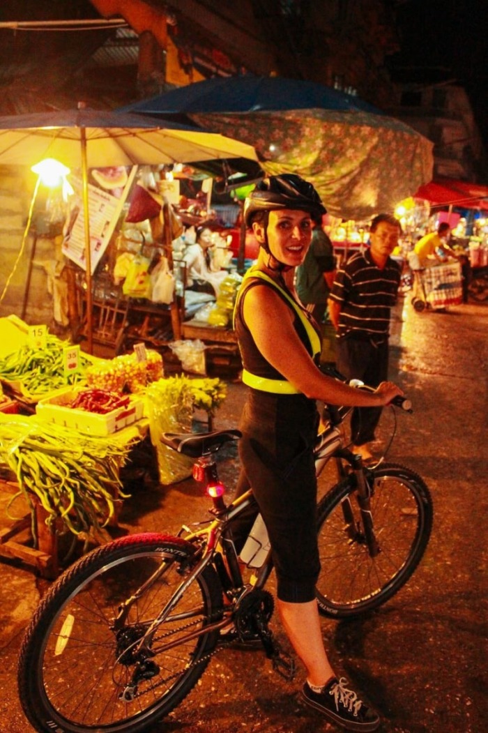 Eine geführte Radtour durch Chiang Mai ist ein unvergessliches Erlebnis. Foto: Airbnb/Sakda