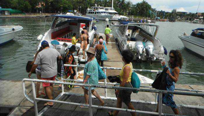 Nach mehreren folgenreichen Unfällen, sind Touristenboote ins Visier der Politik geraten. Foto: The Thaiger