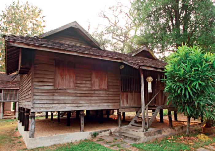 Das Mae Taeng Folk House stammt aus dem Jahr 1917 und ist eines der Bauwerke des Lanna Traditional House Museum. Foto: The Center for the Promotion of Arts & Culture
