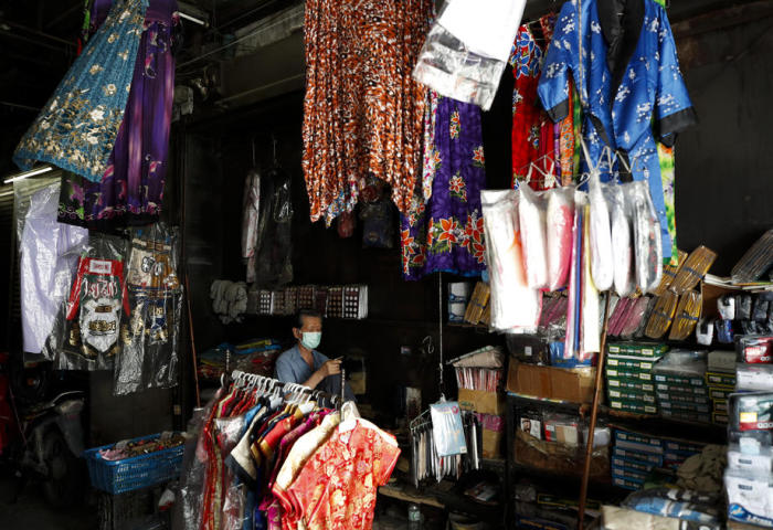 Händler auf dem Pratunam-Markt in Bangkok. Foto: epa/Rungroj Yongrit