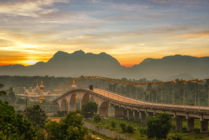 Thailändisch-Laotische Freundschaftsbrücke in Nakhon Phanom. Foto: Fotolia.com