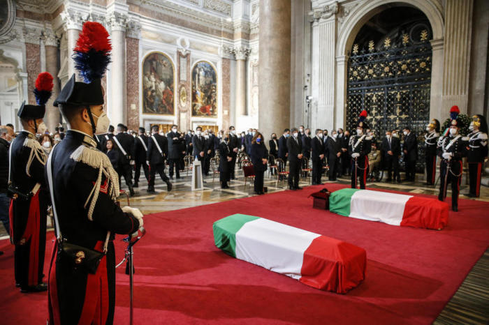 Beerdigung des italienischen Botschafters im Kongo Luca Attanasio und des Carabiniere Vittorio Iacovacci, die im Kongo getötet wurden. Foto: epa/Fabio Frustaci