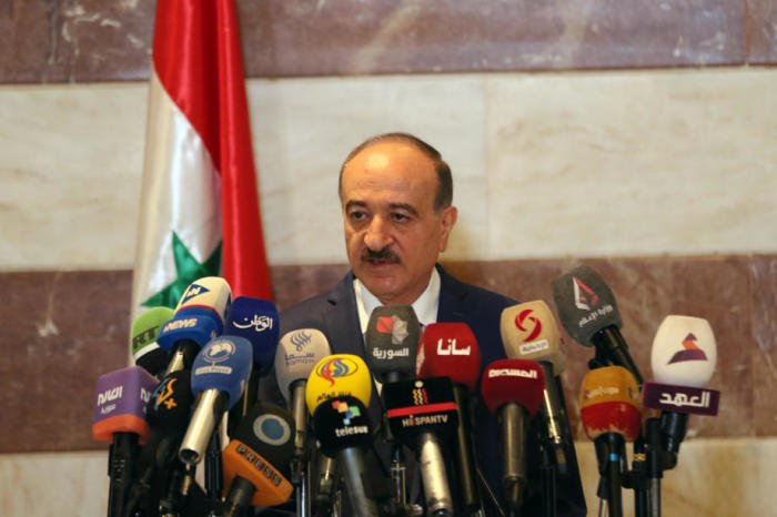 Syrischer Innenminister Mohammad Rahmoun spricht während einer Pressekonferenz in Damaskus. Foto: epa/Youssef Badawi