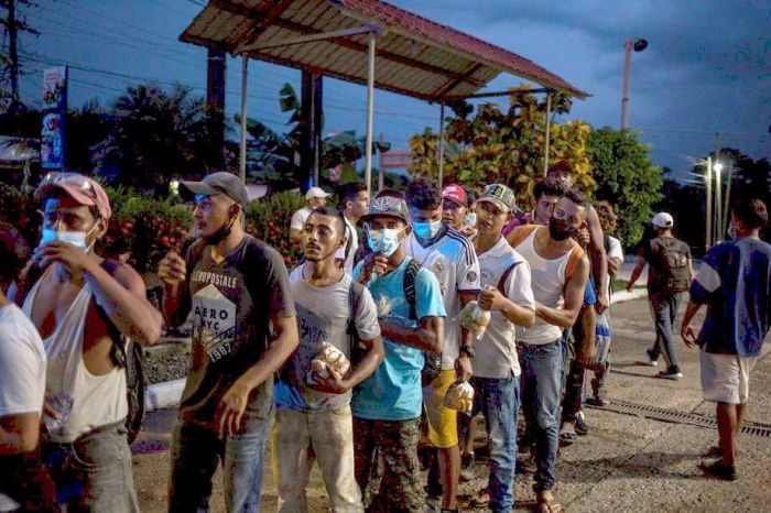 Migranten aus Honduras. Foto: epa/Esteban Biba