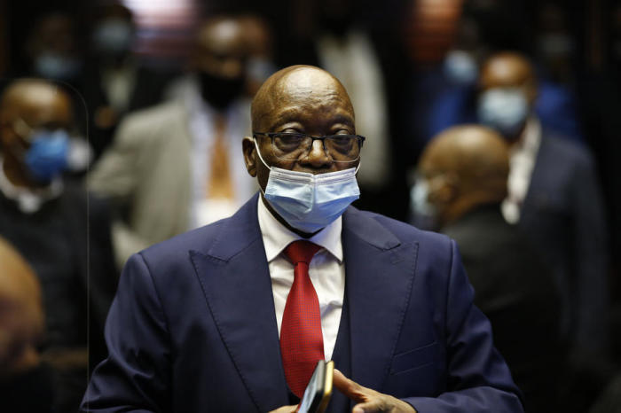 Südafrikas ehemaliger Präsident Jacob Zuma erscheint vor Gericht. Foto: epa/Phill Magakoe