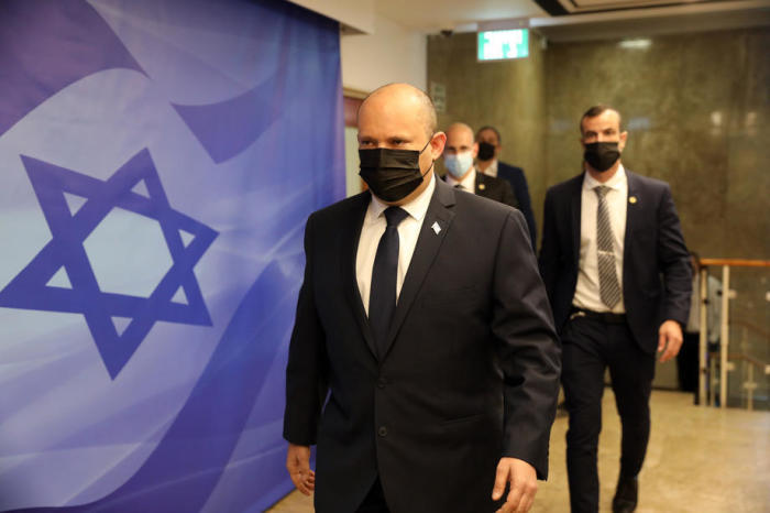 Israelischer Premierminister Naftali Bennett trifft zu einer Kabinettssitzung im Büro des Premierministers in Jerusalem ein. Foto: epa/Abir Sultan