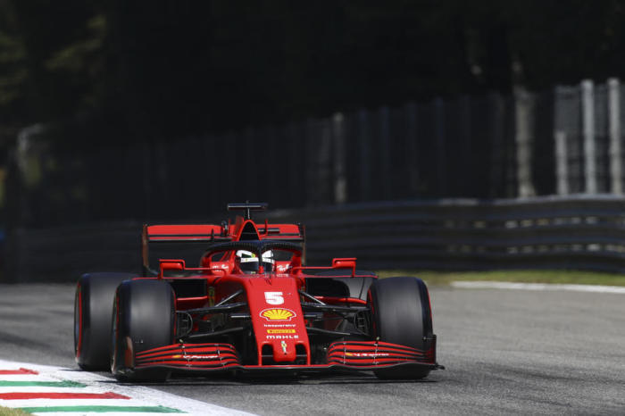 Sebastian Vettel, deutscher Formel-1-Pilot der Scuderia Ferrari, im Einsatz beim Qualifying für den Großen Preis von Italien auf der Rennstrecke von Monza. Foto: epa/Mark Thompson